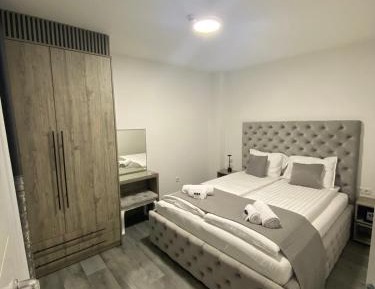 Four-Bedroom Deluxe Apartment