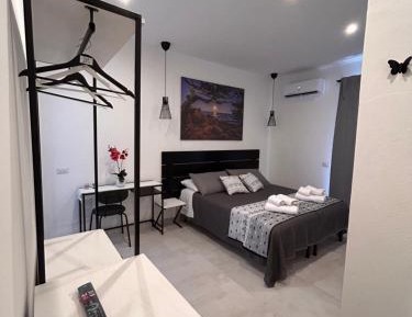 Double or Twin Room with Private Bathroom