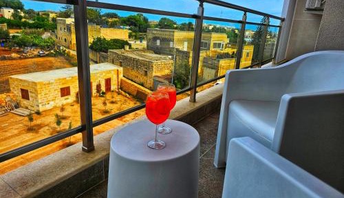 Superior One-Bedroom Apartment with Balcony