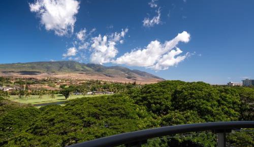 Kukahi  – Queen Room with Two Queen Beds and Aina View