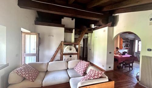 Two-Bedroom Apartment with Mountain View