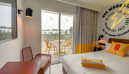 Superior Double Room with Side Sea View