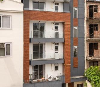 Three-Bedroom Apartment with Balcony