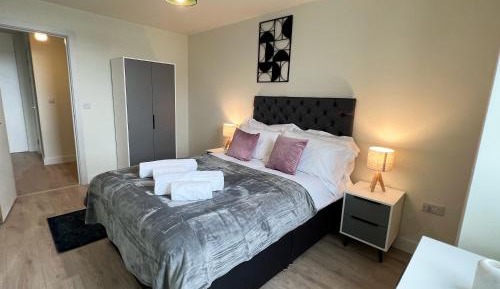 Two-Bedroom Apartment with City View