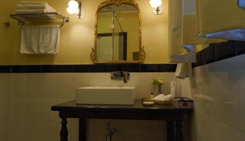 Deluxe Double or Twin Room with Garden View