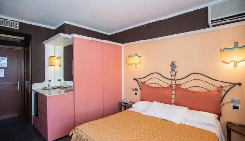 Double or Twin Room with Balcony