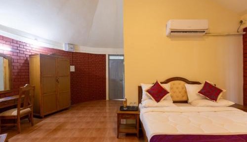 Deluxe Double Room with Balcony