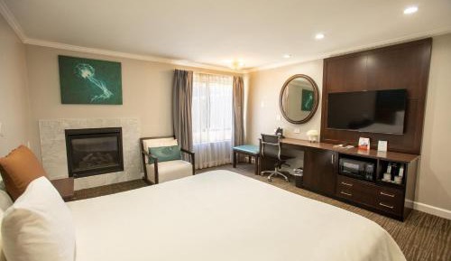 King Room with Fireplace
