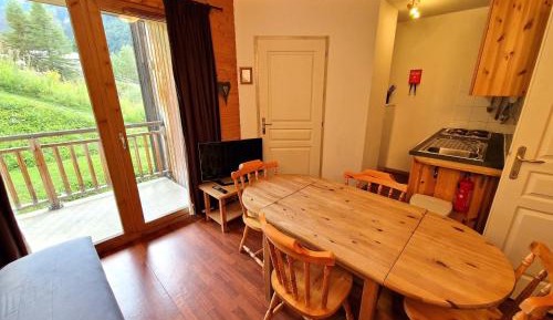 Apartment (6 Adults)