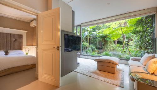 Suite with Garden View