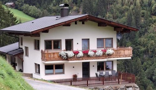 One-Bedroom Apartment with Bathroom
