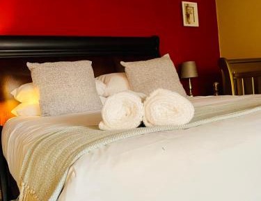 Queen Room with Pool View