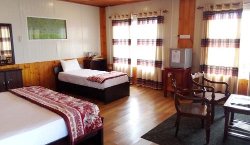 Suite with Mountain View