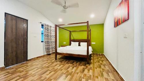 Bungalow with Garden View