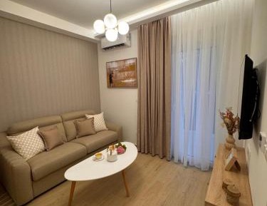 One-Bedroom Apartment with Garden View