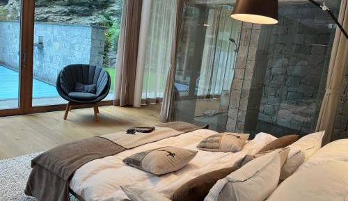 One-Bedroom Apartment with Garden