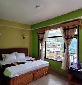 Double Room with Mountain View