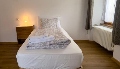 Single Room with Shared Bathroom