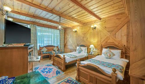 Deluxe- Garden View with Balcony