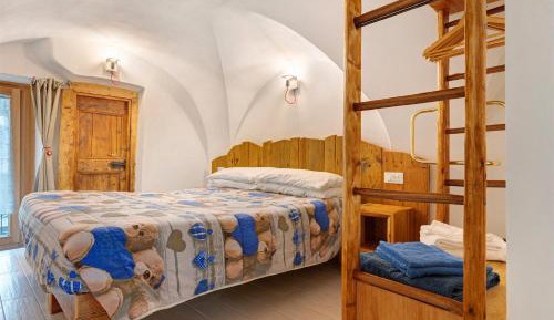 Superior One-Bedroom Apartment