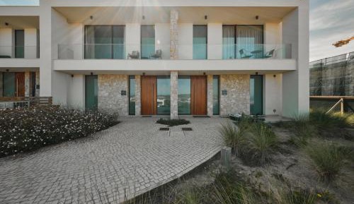 Three-Bedroom Townhouse with Sea View