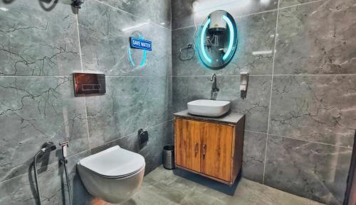 Family Room with Mountain View