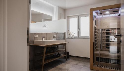 Two-Bedroom Apartment with Shower 