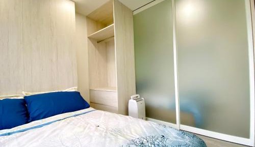 Studio with Mountain View