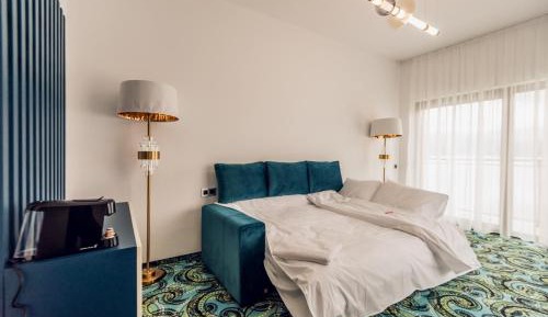 Suite with Lake View