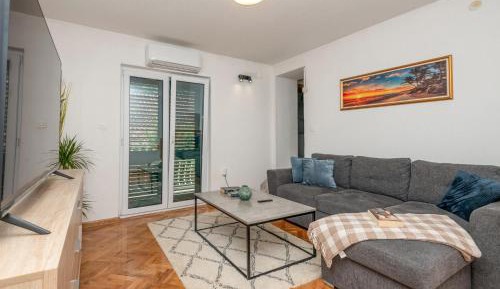 Five-Bedroom Holiday Home