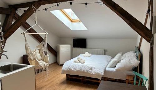 Studio Apartment with One Double Bed