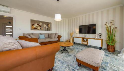 Three-Bedroom Vacation Home 