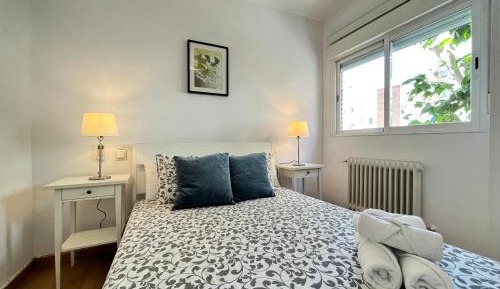 Five-Bedroom Deluxe Apartment