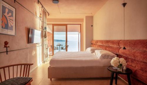 Double or Twin Room with Sea View
