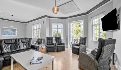 Five-Bedroom Holiday Home