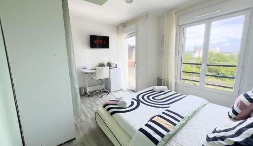 Deluxe Room (2 Adults + 1 Child)