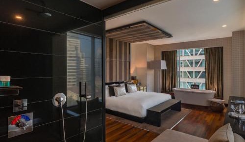 Extreme Wow, Suite, 1 King, City view, Balcony