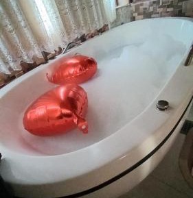 One-Bedroom Chalet with spa bath