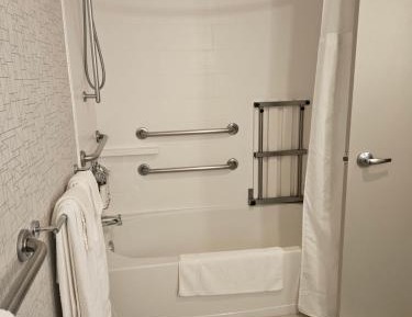 Double Room - Disability Access - Accessible Tub
