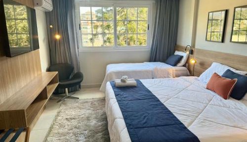 Apartment with Mountain View