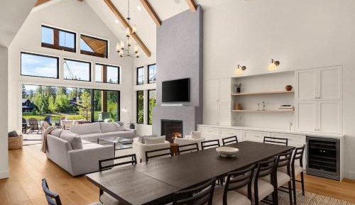 Five-Bedroom Holiday Home