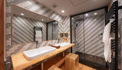 Junior Suite with Mountain View