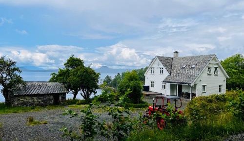 Three-Bedroom Holiday Home 