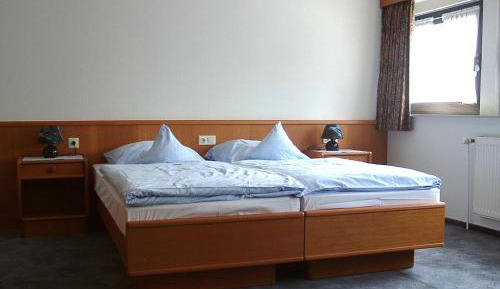 Double or Twin Room with Shower