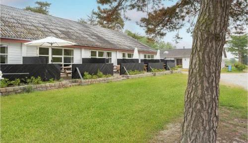 One-Bedroom Holiday Home