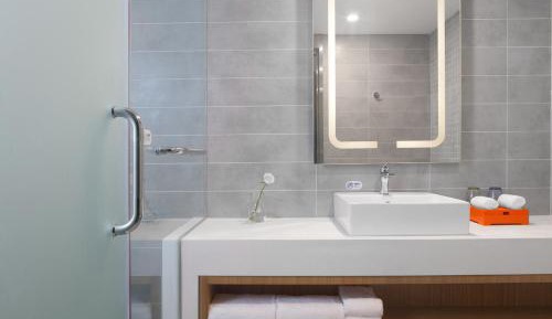 High Floor Standard Twin Room