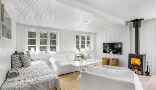 Three-Bedroom Holiday Home 