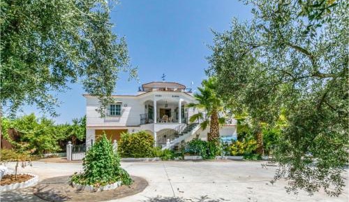 Four-Bedroom Holiday Home