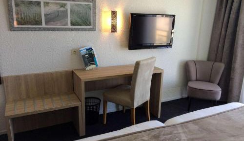 Double or Twin Room with Sea View