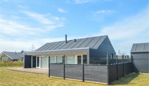 Three-Bedroom Vacation Home 